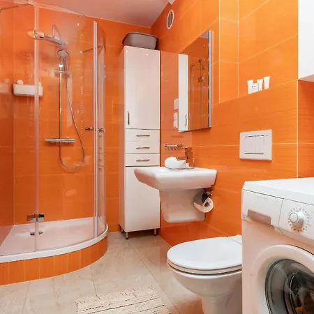 Apartment Seaside With Parking In By Renters *